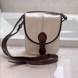 Liz Claiborne Vintage Faux Leather White and Brown Crossbody Bag. GUC